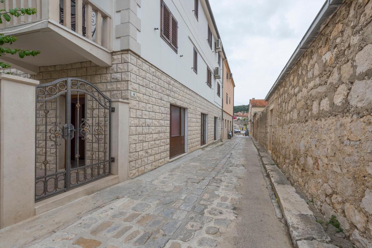 Historic Center Hvar Town- A Few Steps From The Main Square ภายนอก รูปภาพ